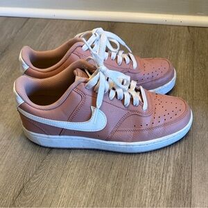 Women’s Nike shoes